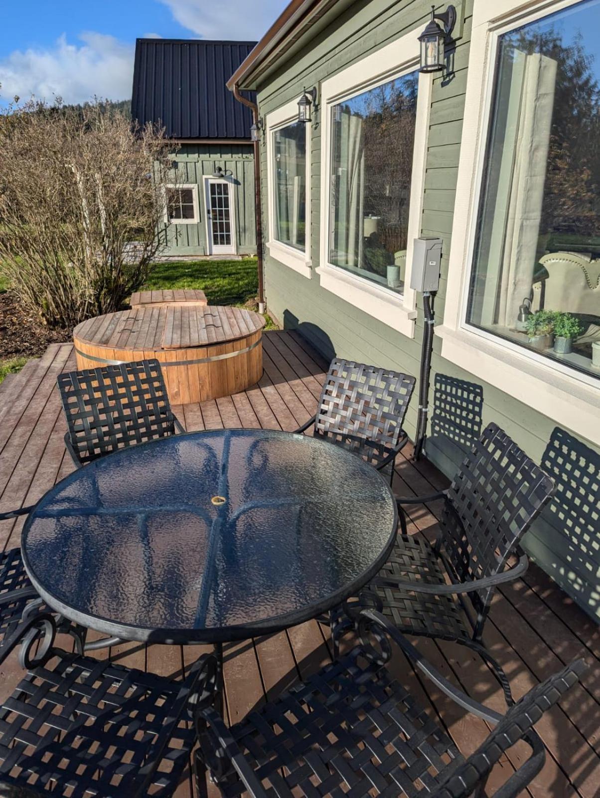 Woodside Farm Country Inn Sooke Exterior foto