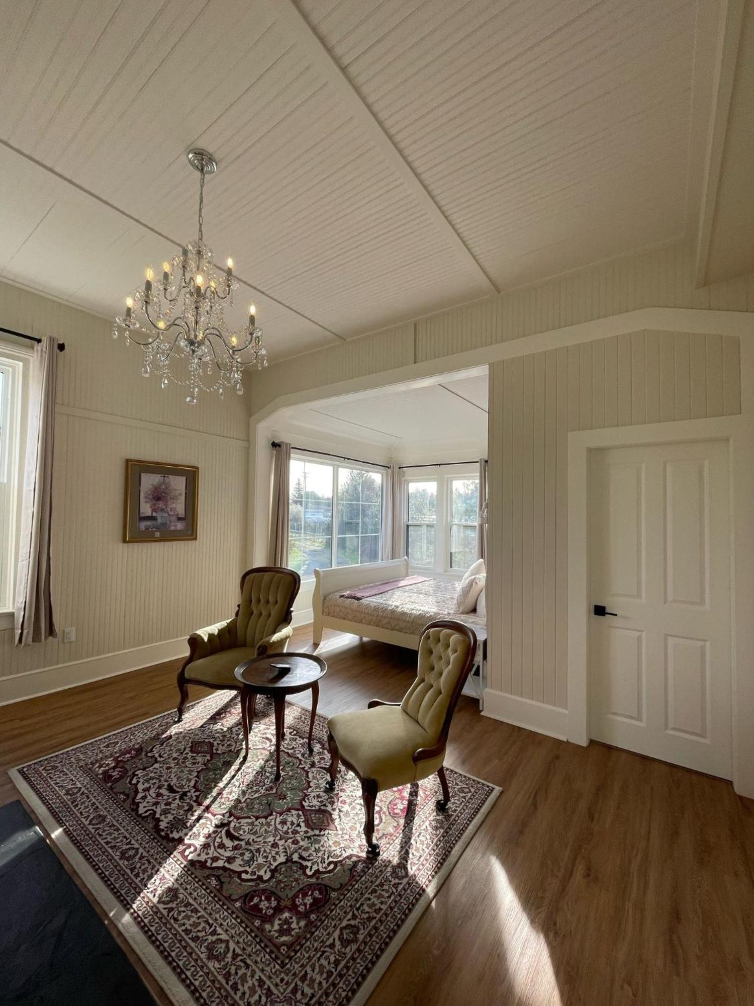 Woodside Farm Country Inn Sooke Exterior foto